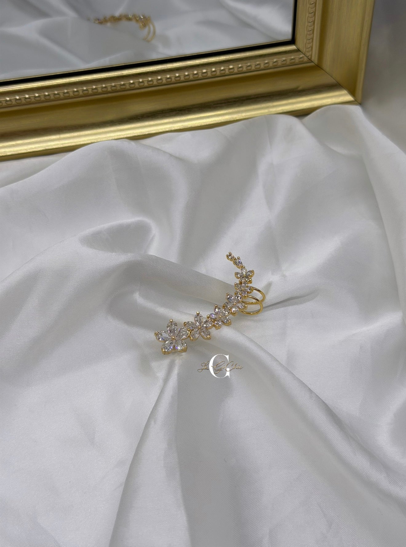 Orecchino ad ear cuff “Fiore luxury”