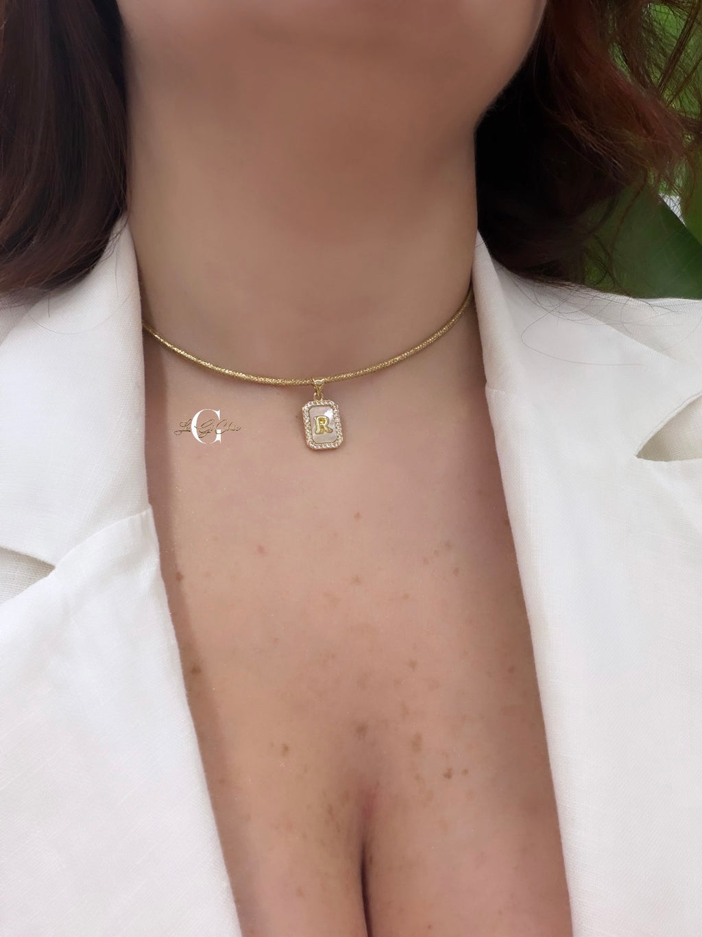 Collana magnetica con lettera “Madreperla”