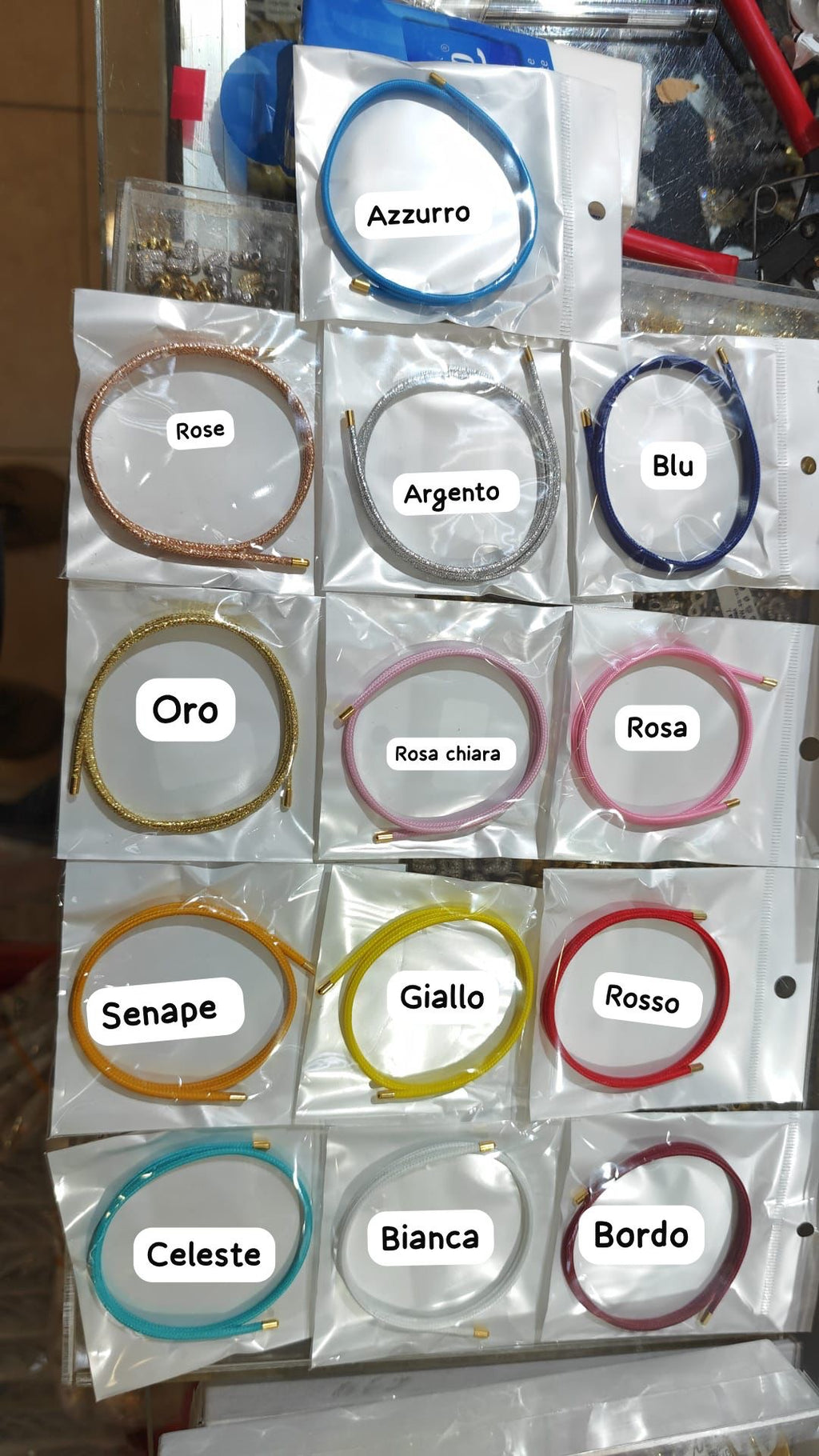 Collana magnetica con lettera “Madreperla”