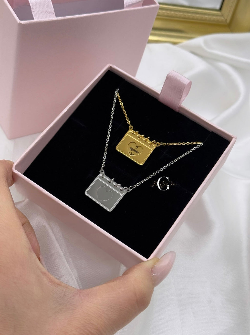 Collana “Calendario con cuore”