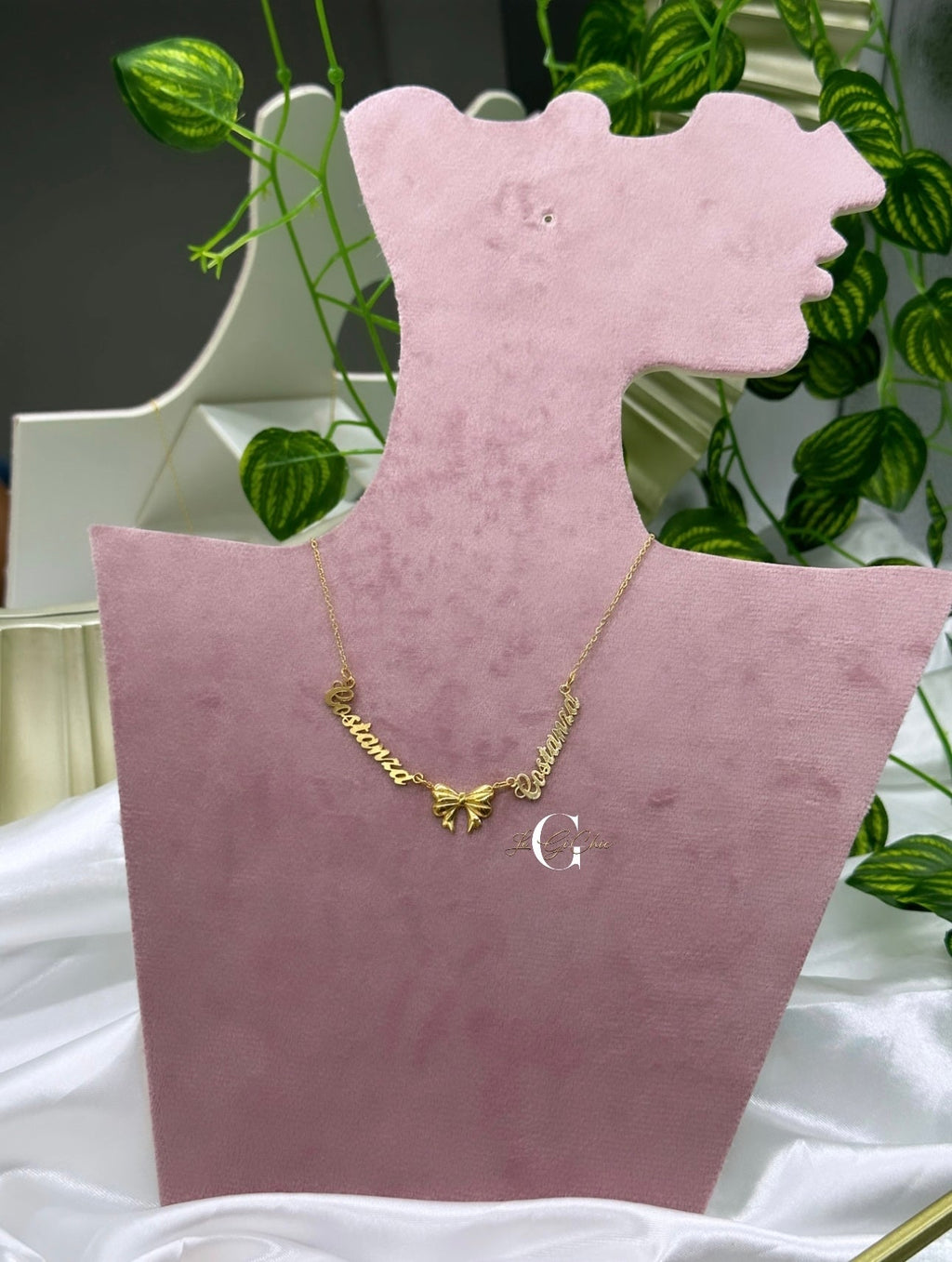 Collana “Fiocco con girocollo di nomi”