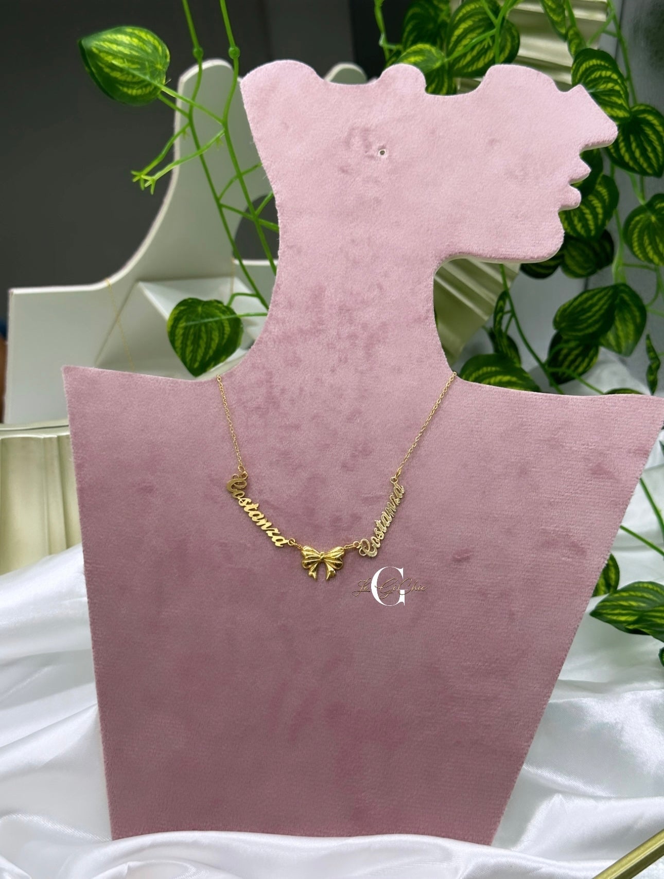 Collana “Fiocco con girocollo di nomi”