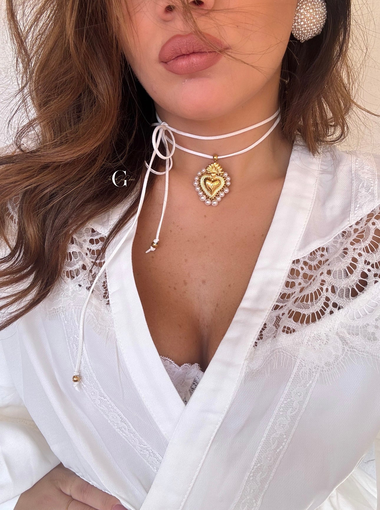 Choker “Cuore sacro con perle”