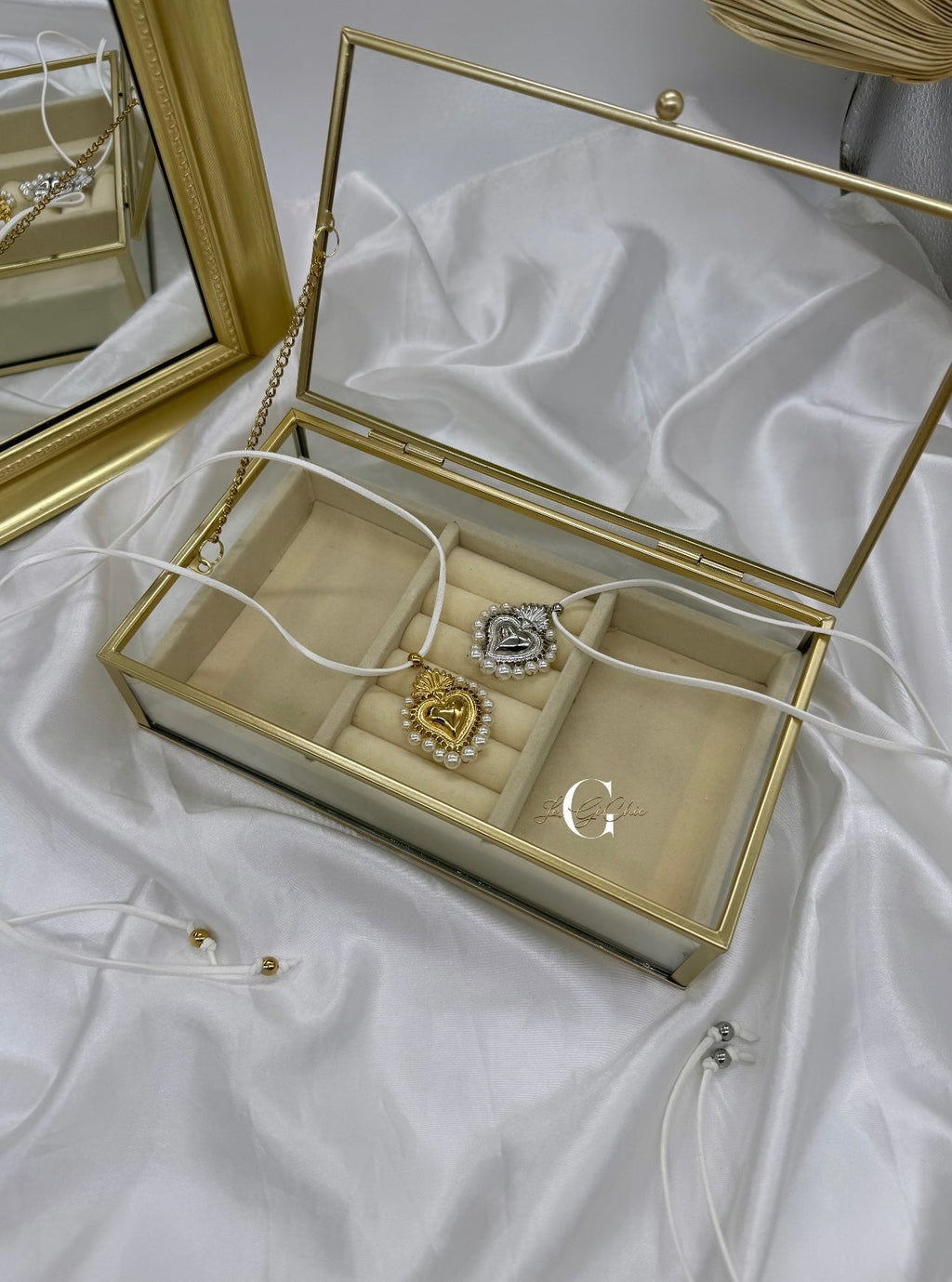 Choker “Cuore sacro con perle”