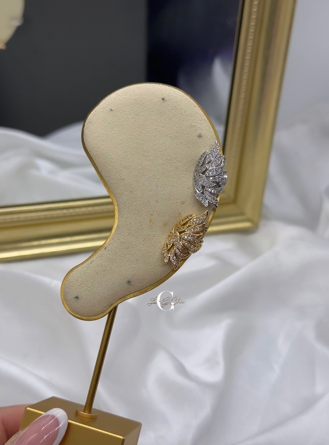 Ear cuff “Ala”