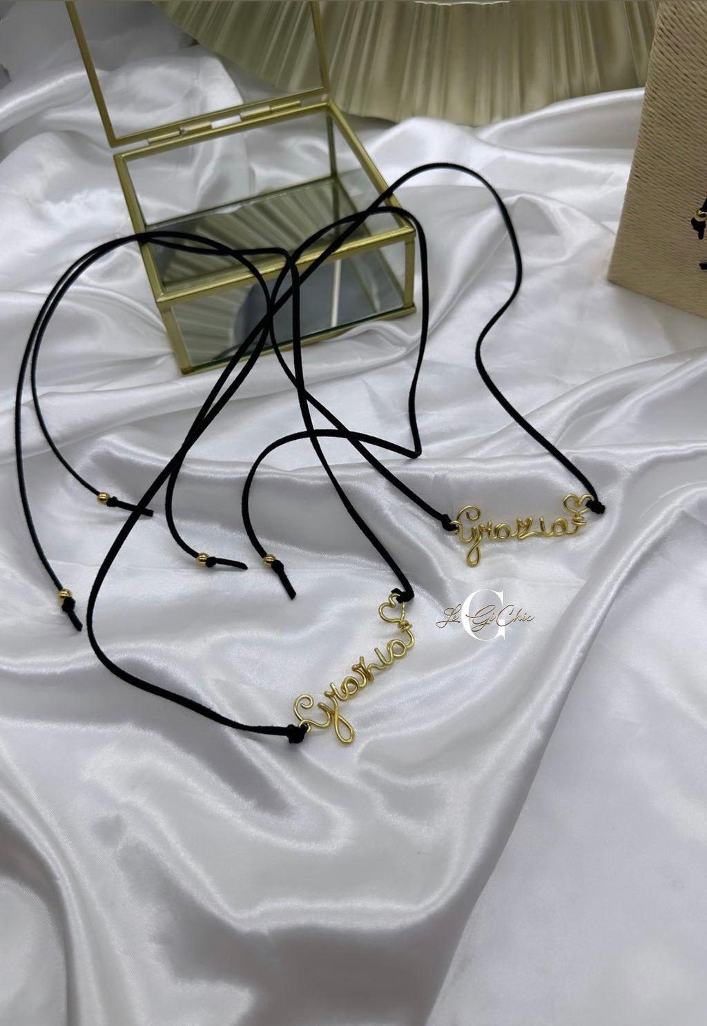 Collana “Laccio NAME”