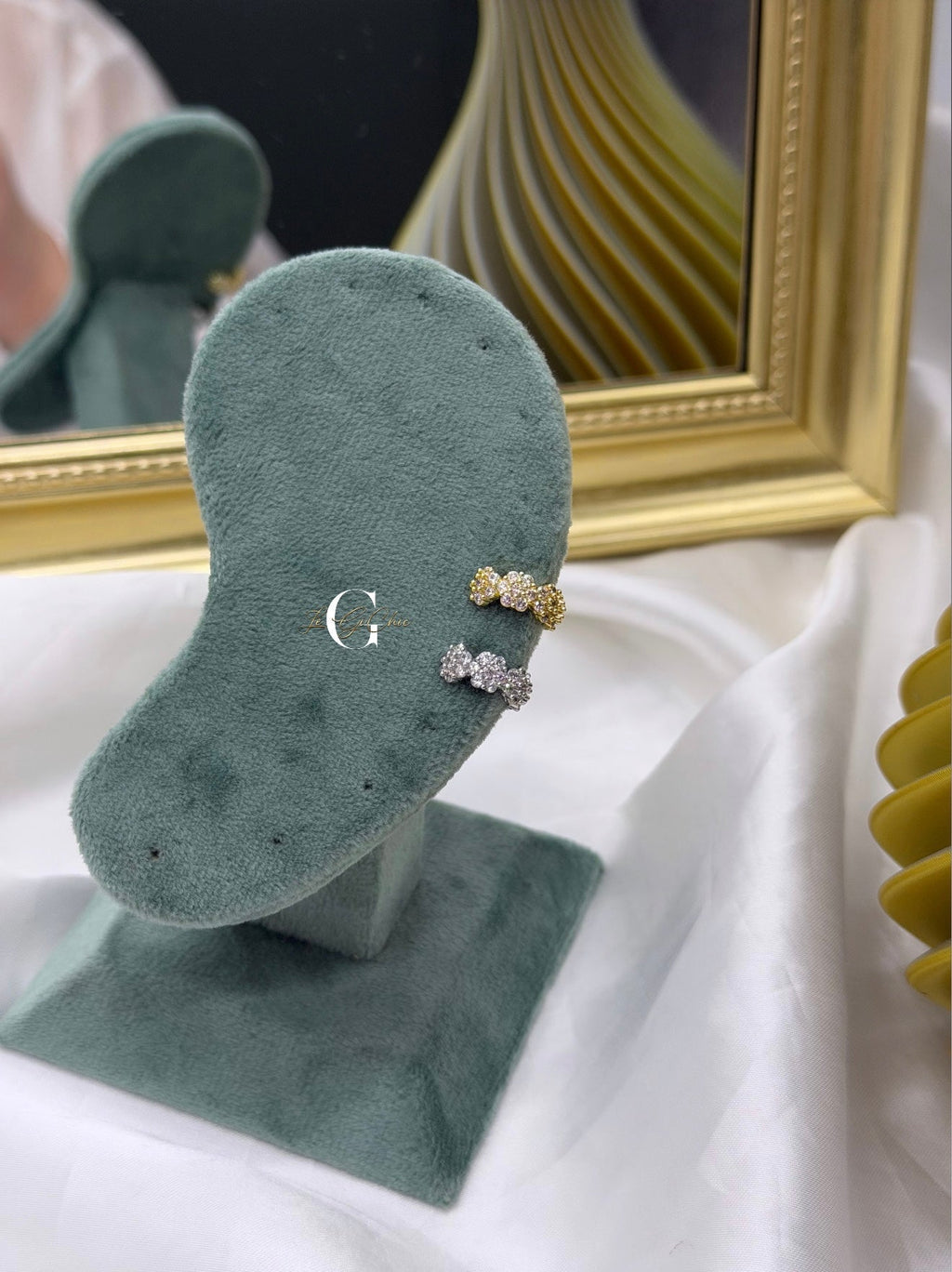 Ear cuff “Flower diamond”