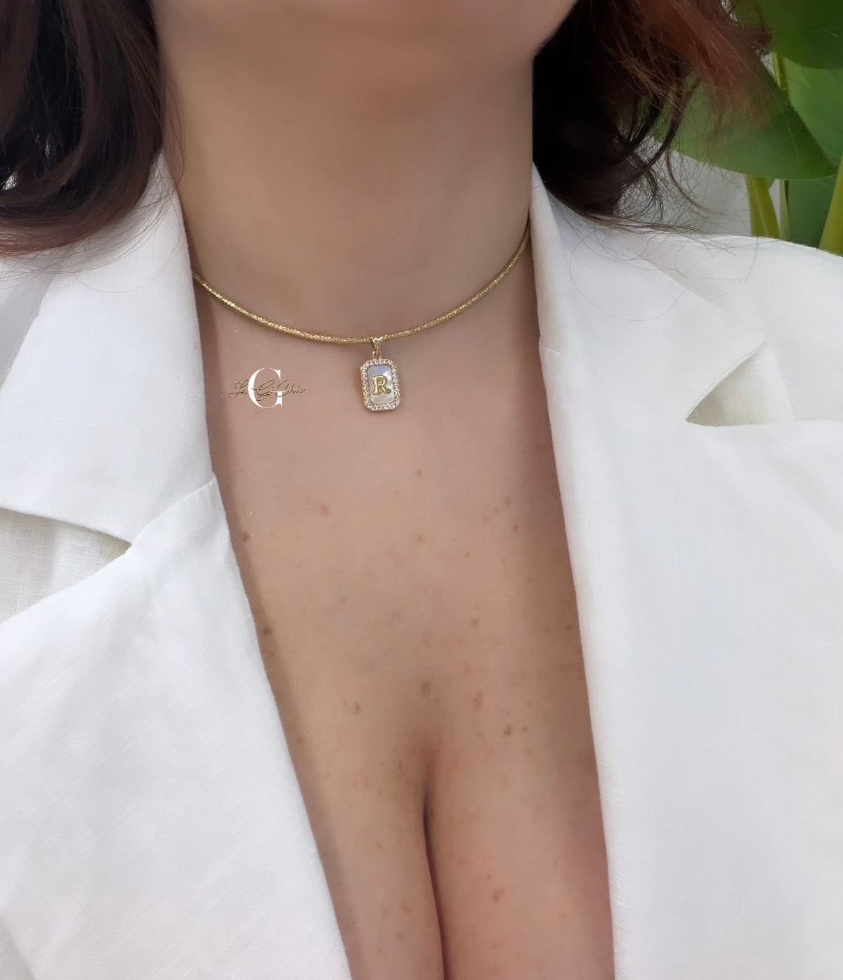 Collana magnetica con lettera “Madreperla”