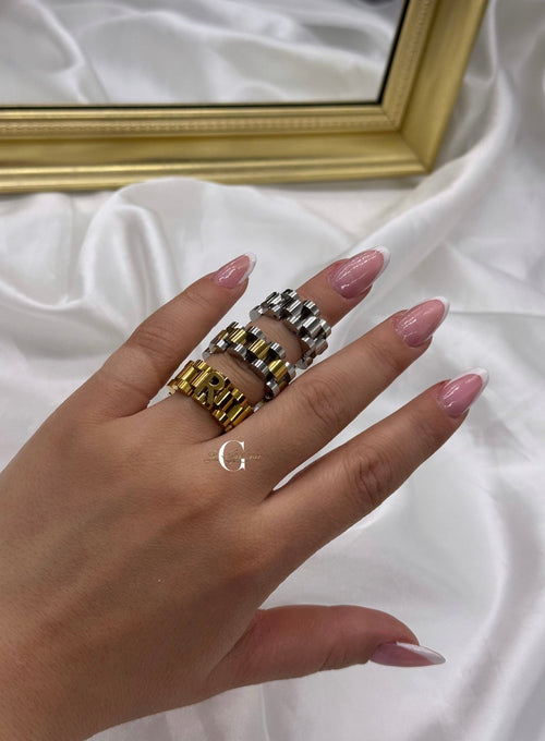 Anello “ROLE CLASSICO” con iniziale