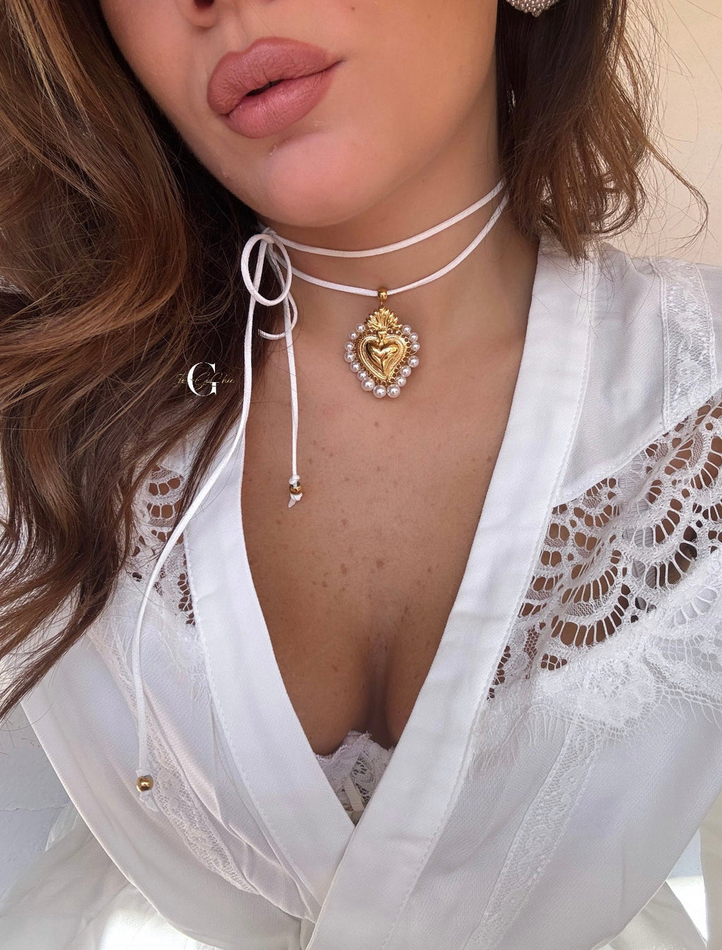 Choker “Cuore sacro con perle”