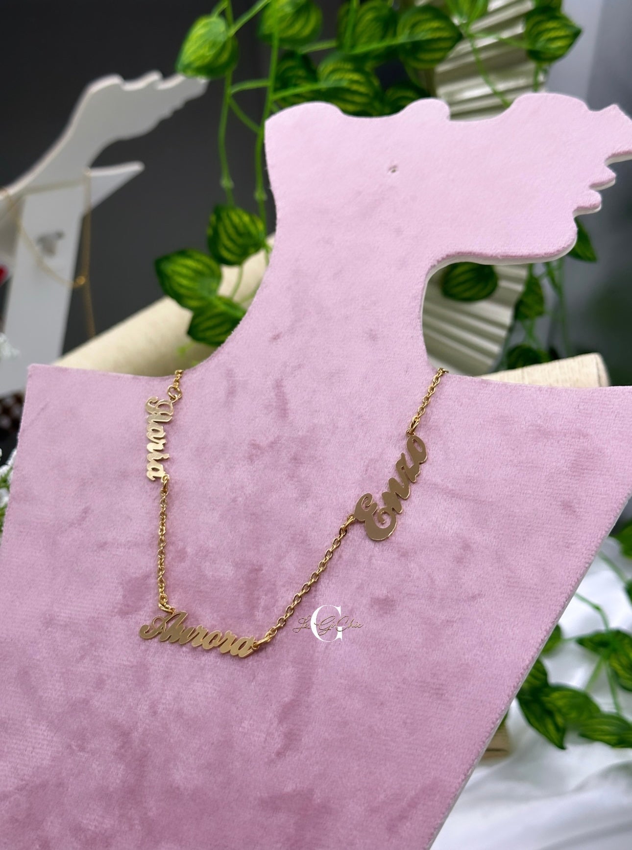 Collana “Girocollo di nomi”